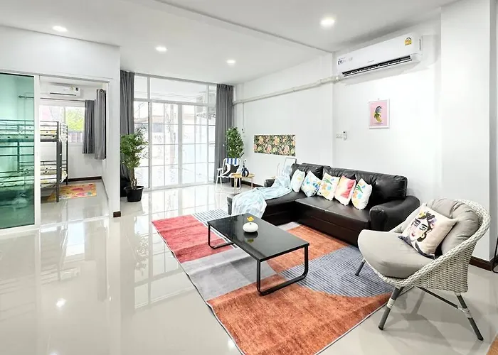 Miq Hk611 Huai Khwang 4br Jodd Fair Bangkok
