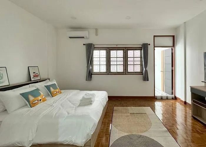 Miq Hk611 Huai Khwang 4br Jodd Fair Bangkok