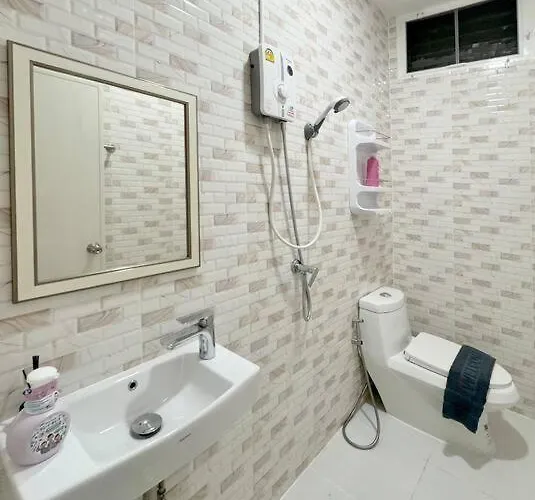 Villa Miq Hk611 Huai Khwang 4br Jodd Fair *