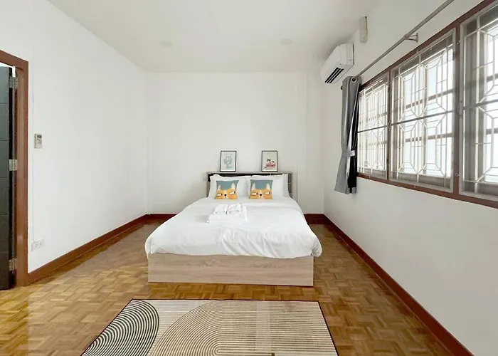 Miq Hk611 Huai Khwang 4br Jodd Fair * Bangkok