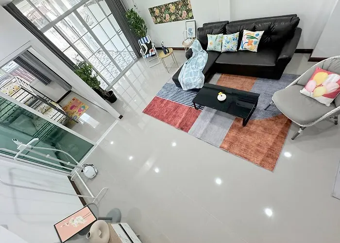 Miq Hk611 Huai Khwang 4br Jodd Fair Villa Bangkok