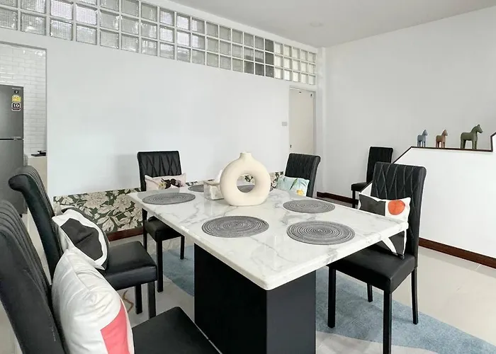 Miq Hk611 Huai Khwang 4br Jodd Fair * Bangkok