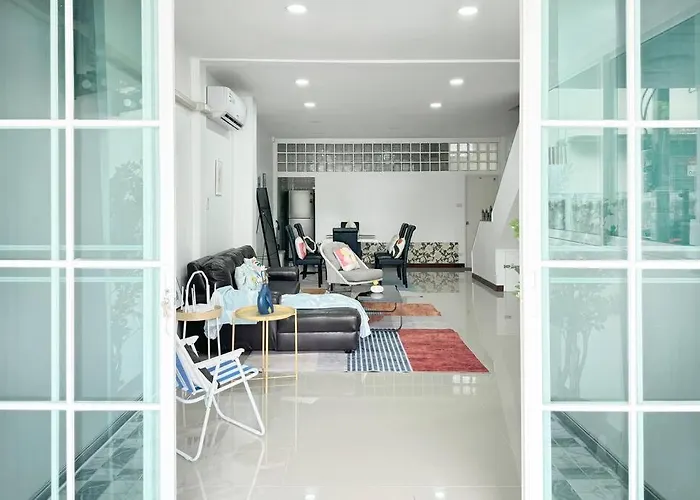 Miq Hk611 Huai Khwang 4br Jodd Fair Villa Bangkok