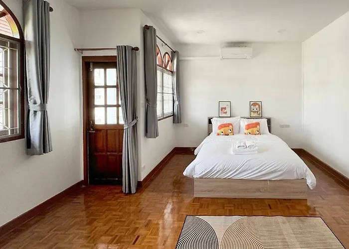 Miq Hk611 Huai Khwang 4br Jodd Fair