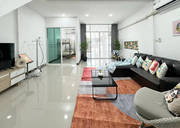 Miq Hk611 Huai Khwang 4br Jodd Fair Villa