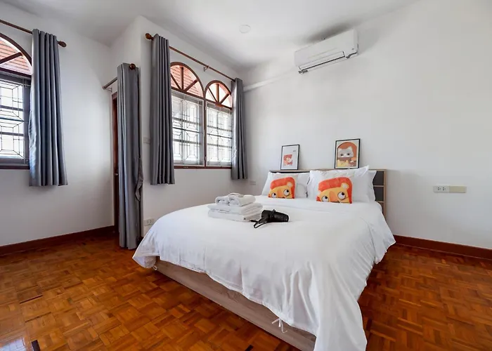 Villa Miq Hk611 Huai Khwang 4br Jodd Fair