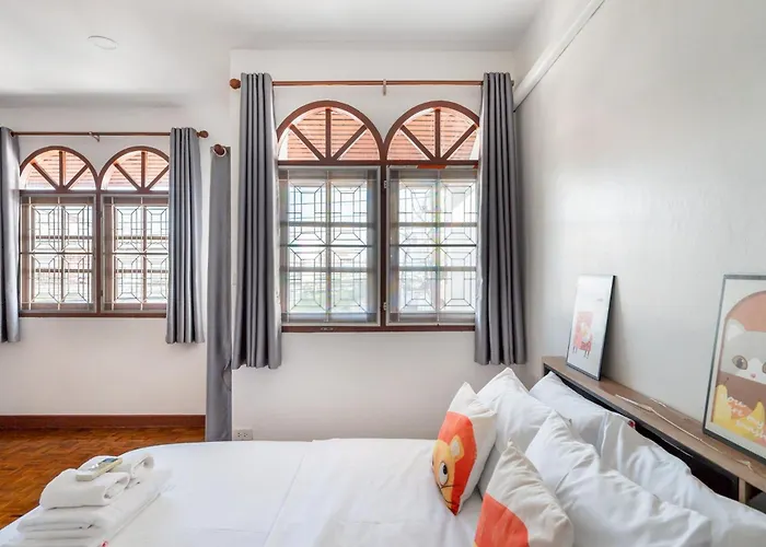 Miq Hk611 Huai Khwang 4br Jodd Fair Villa Bangkok