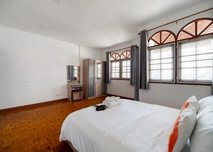 Villa Miq Hk611 Huai Khwang 4br Jodd Fair *