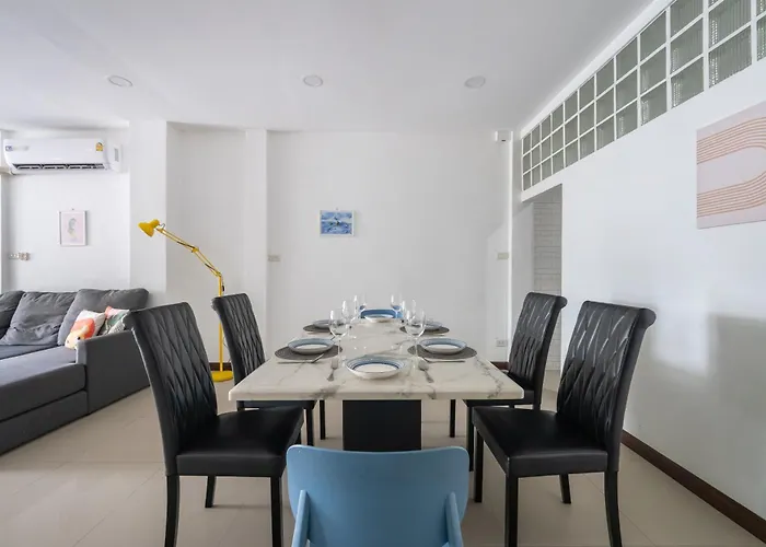Villa Miq Hk611 Huai Khwang 4br Jodd Fair *