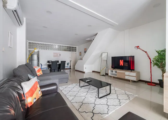 Villa Miq Hk611 Huai Khwang 4br Jodd Fair
