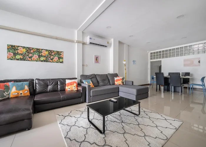 Villa Miq Hk611 Huai Khwang 4br Jodd Fair *