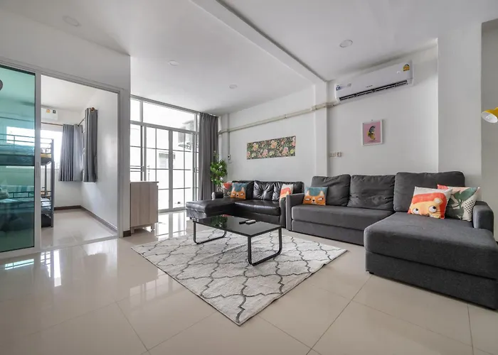 Villa Miq Hk611 Huai Khwang 4br Jodd Fair *