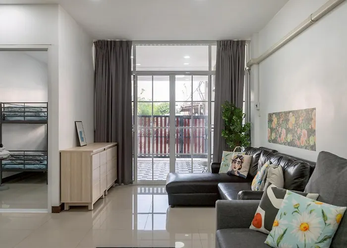Miq Hk611 Huai Khwang 4br Jodd Fair Bangkok
