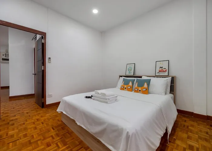 Villa Miq Hk611 Huai Khwang 4br Jodd Fair