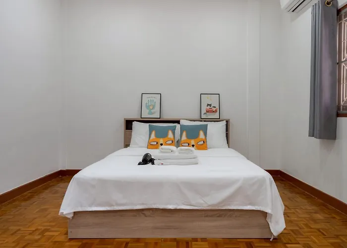 Miq Hk611 Huai Khwang 4br Jodd Fair Villa Bangkok