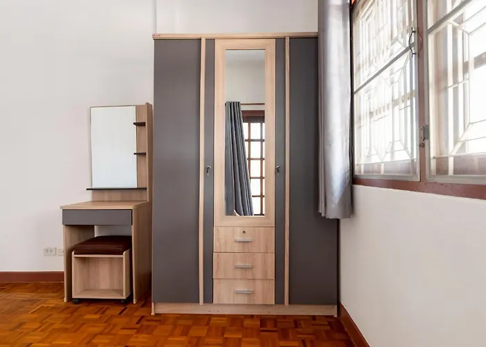Villa Miq Hk611 Huai Khwang 4br Jodd Fair