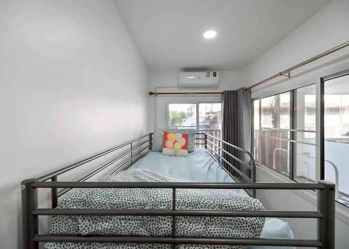 Villa Miq Hk611 Huai Khwang 4br Jodd Fair