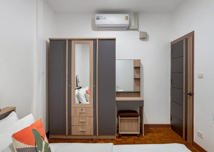 Miq Hk611 Huai Khwang 4br Jodd Fair * Bangkok