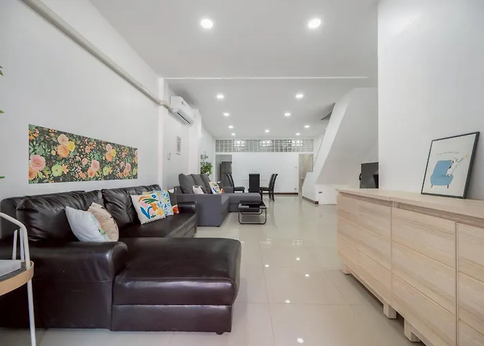 Villa Miq Hk611 Huai Khwang 4br Jodd Fair *