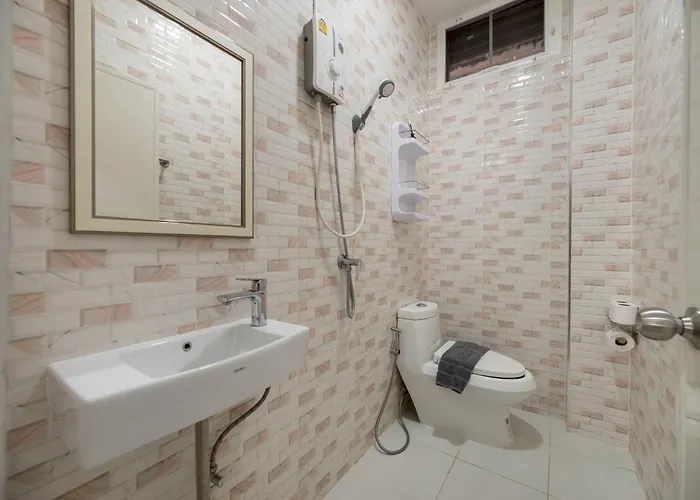Miq Hk611 Huai Khwang 4br Jodd Fair Villa Bangkok